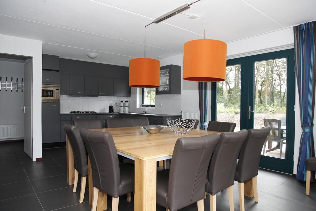 Roompot Landgoed Het Grote Zand Hooghalen Room photo