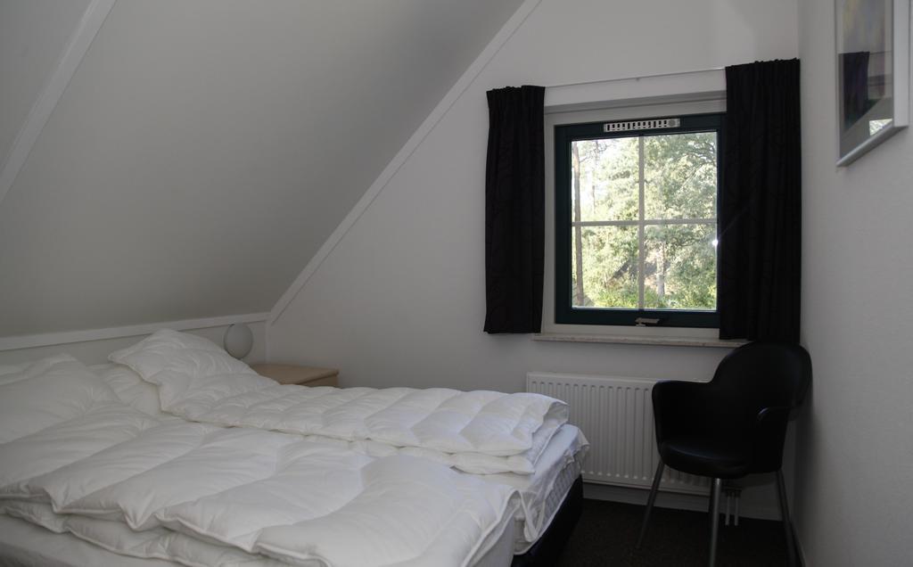 Roompot Landgoed Het Grote Zand Hooghalen Room photo