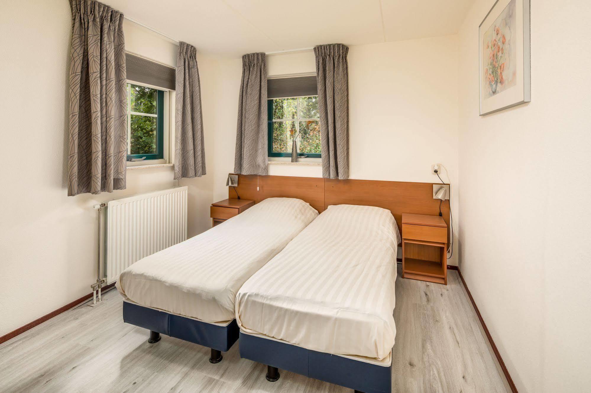 Roompot Landgoed Het Grote Zand Hooghalen Exterior photo
