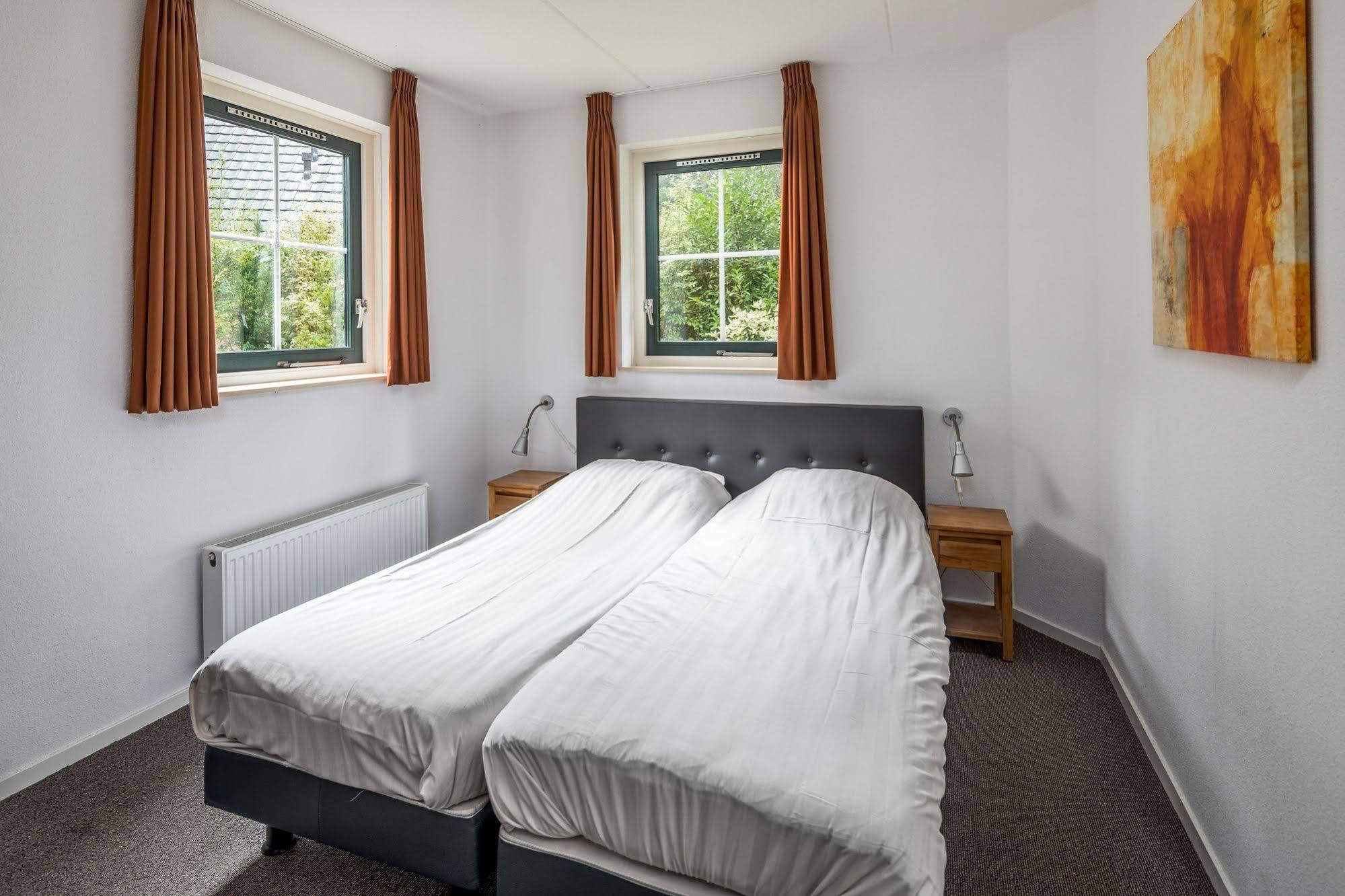 Roompot Landgoed Het Grote Zand Hooghalen Exterior photo