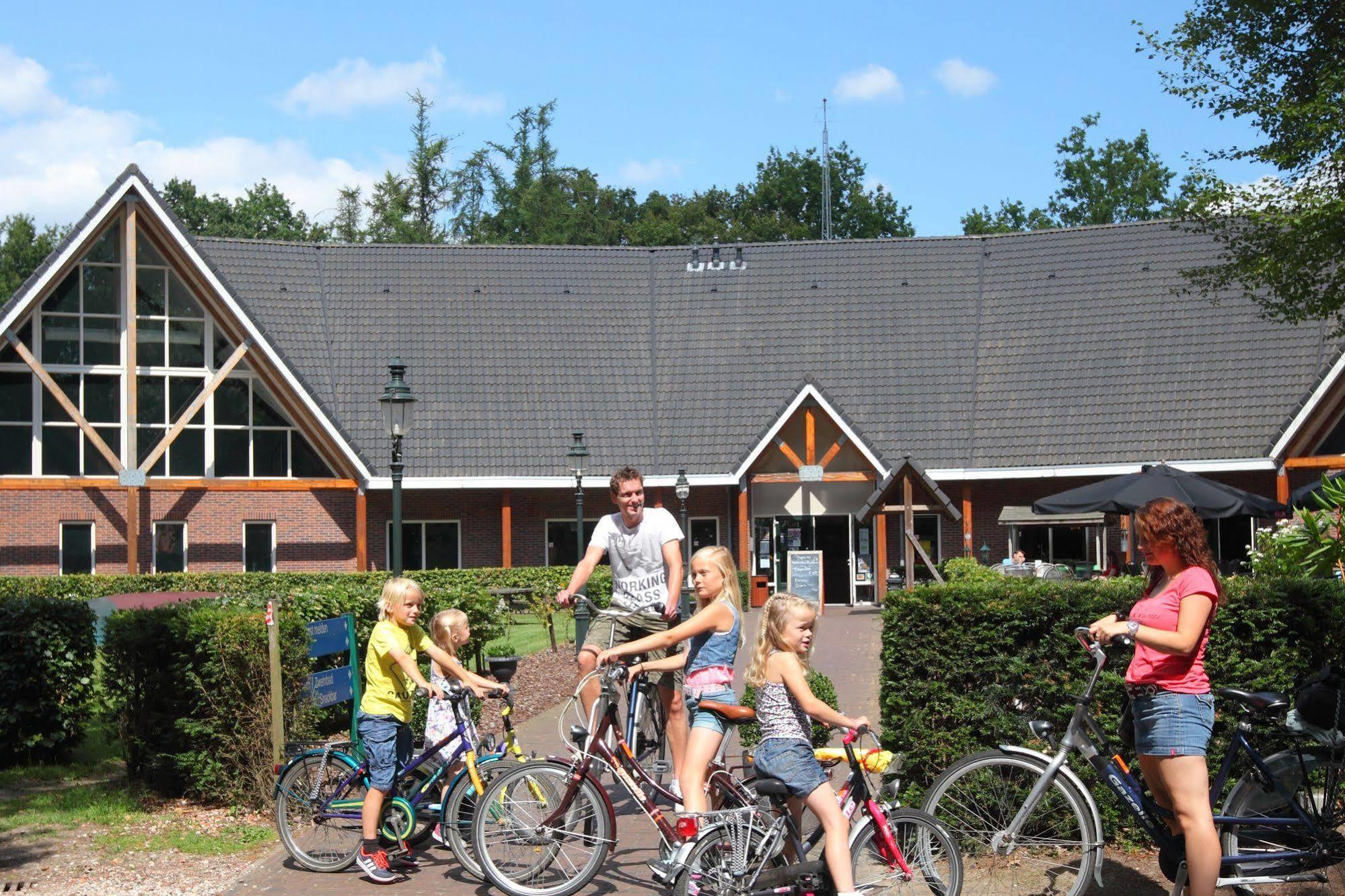 Roompot Landgoed Het Grote Zand Hooghalen Exterior photo