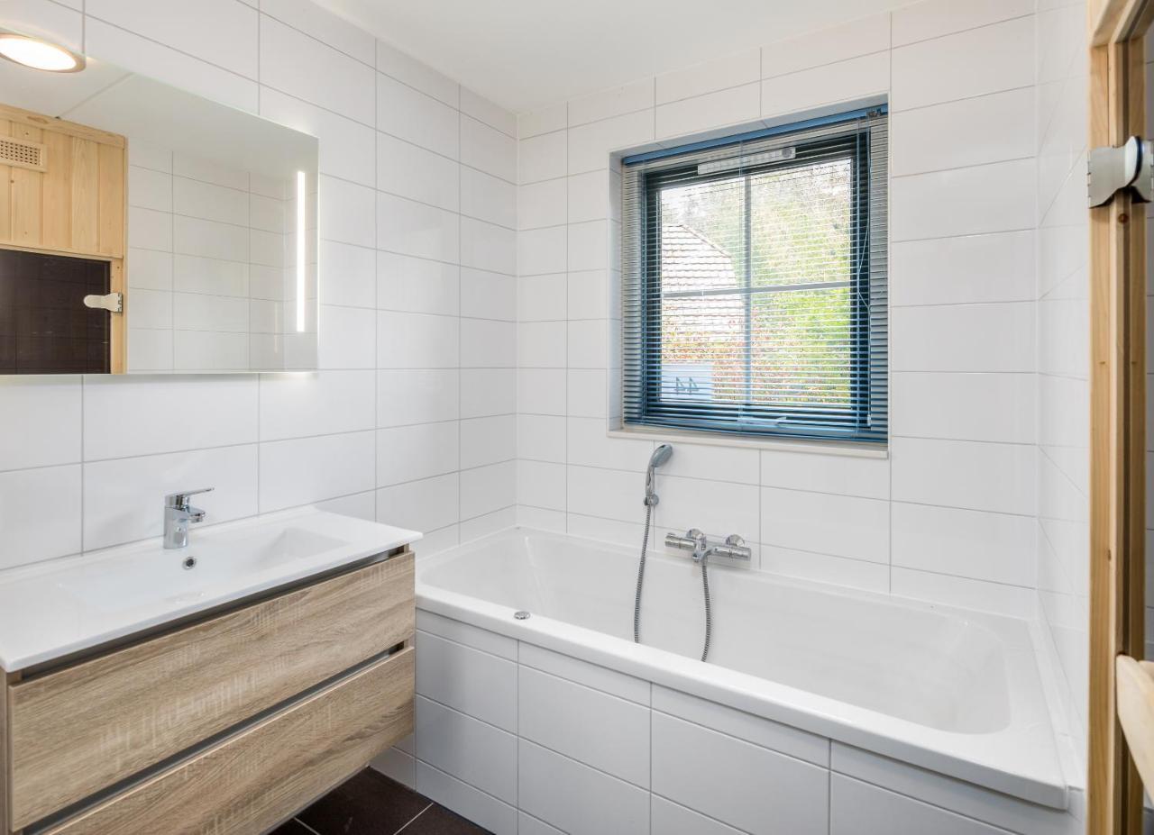 Roompot Landgoed Het Grote Zand Hooghalen Room photo