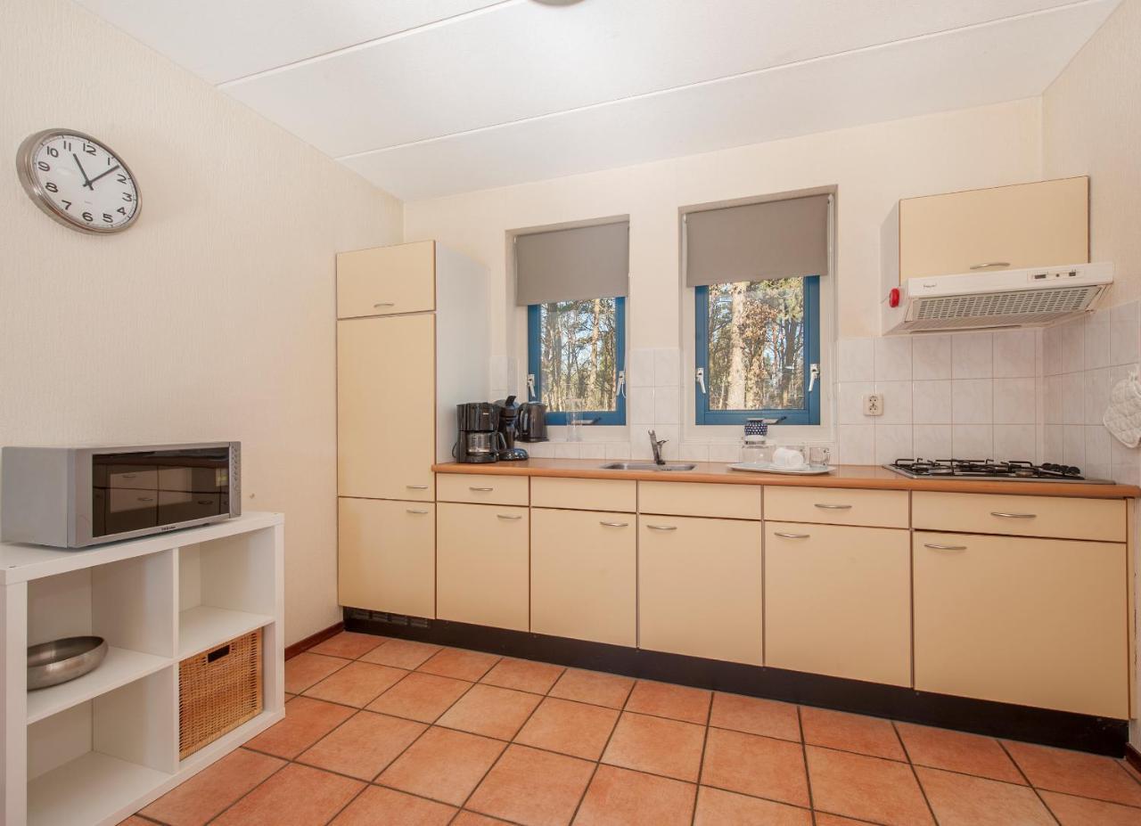 Roompot Landgoed Het Grote Zand Hooghalen Room photo